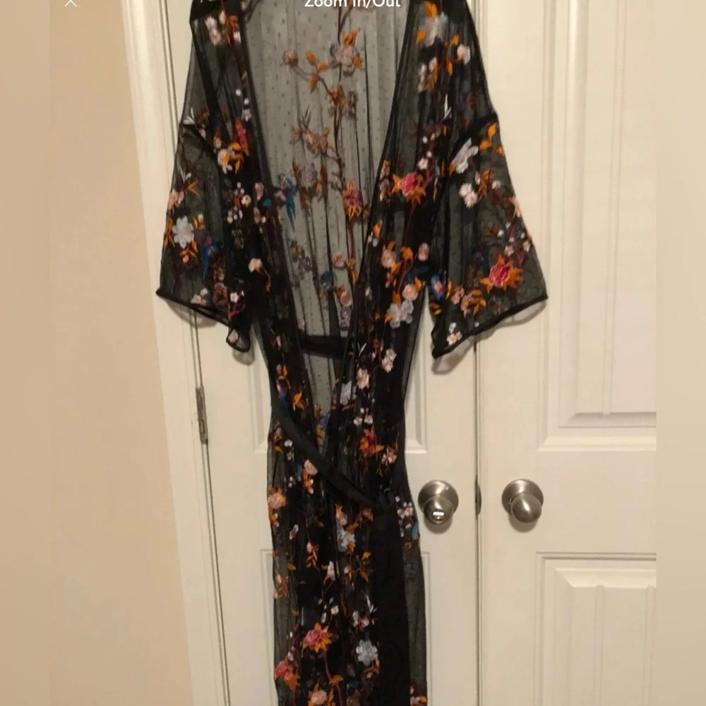 Beautiful Embroidered Robe - Picture 1 of 8